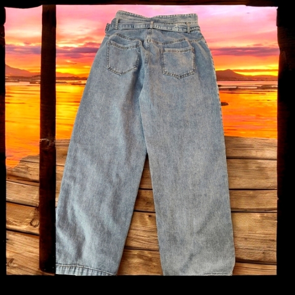 Bittersweet Retro, High-Waisted, Belted Jeans, M - Picture 4 of 4